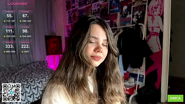 PinkiRay online show from October 7, 2025, 5:21 pm