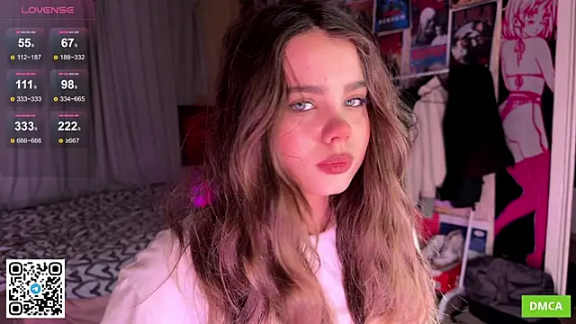 PinkiRay online show from October 14, 2025, 5:25 pm