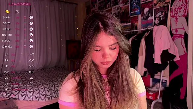 PinkiRay online show from October 25, 2025, 5:19 pm