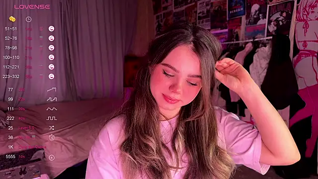 PinkiRay online show from October 30, 2025, 5:24 pm