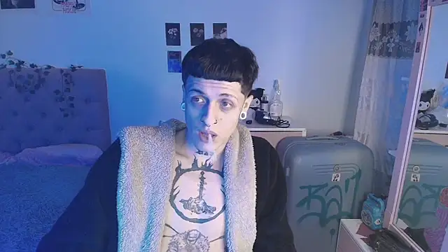 2cyboy  online show from September 13, 2025, 7:46 pm