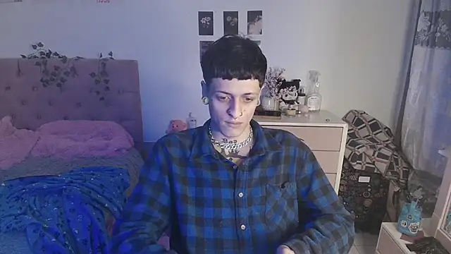 2cyboy  online show from September 19, 2025, 8:53 pm