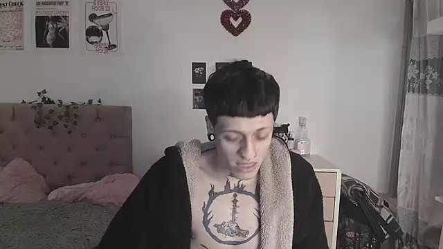 2cyboy  online show from September 25, 2025, 2:32 pm