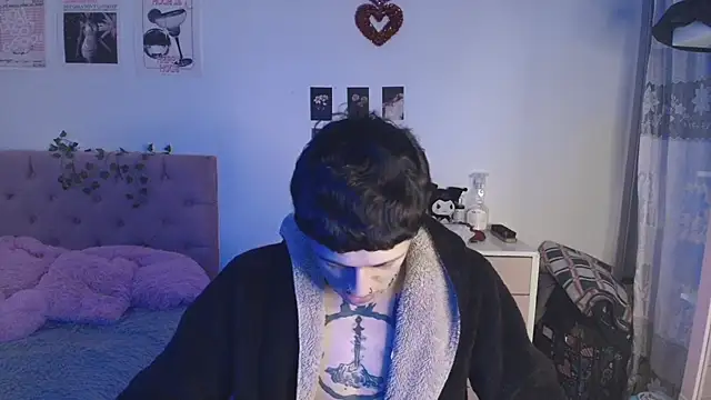 2cyboy  online show from September 30, 2025, 8:36 pm