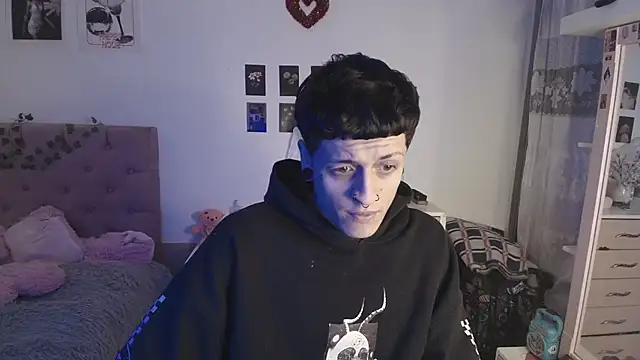 2cyboy  online show from October 2, 2025, 7:21 pm