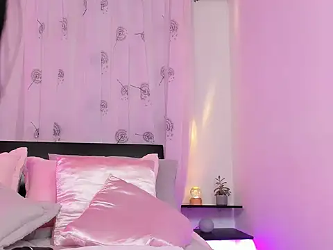 Selene Blaz online show from September 19, 2025, 12:02 am