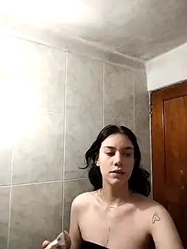 emmii cute online show from September 26, 2025, 8:02 pm