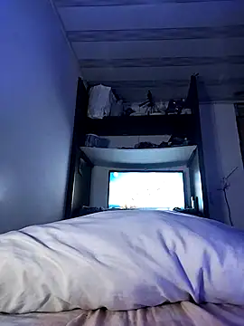 emmii cute online show from November 21, 2025, 1:26 am