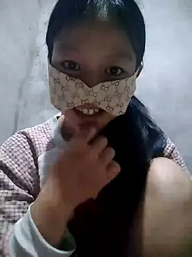 Lilyy-y online show from November 2, 2025, 9:28 pm