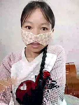 Lilyy-y online show from November 3, 2025, 9:38 pm