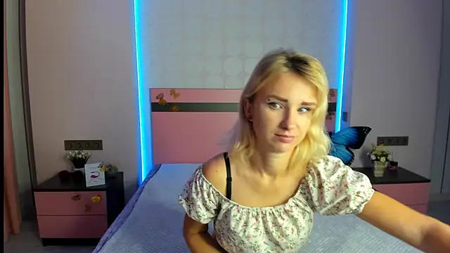 MeryMidnight online show from September 30, 2025, 5:45 am