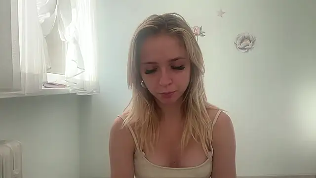 ClaudiaAmore online show from September 15, 2025, 5:40 am