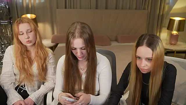 Ella 054 online show from October 13, 2025, 2:28 pm