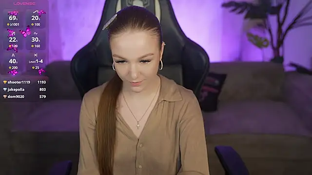 Ella 054 online show from March 11, 2026, 11:33 pm