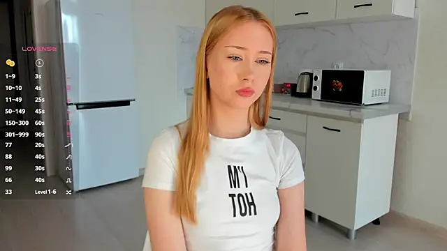 MoonPetal online show from September 18, 2025, 11:34 am