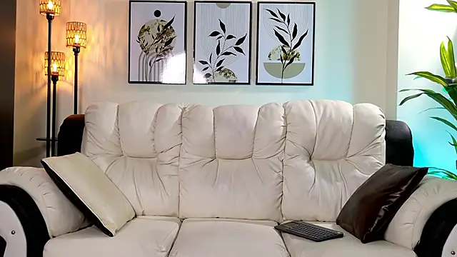 Violeta Foxz online show from March 11, 2026, 7:42 pm