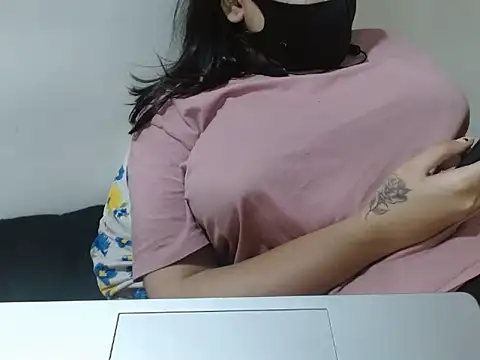 Nataliya Singh online show from April 12, 2026, 4:45 pm