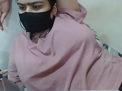 Nataliya Singh online show from April 15, 2026, 2:40 am