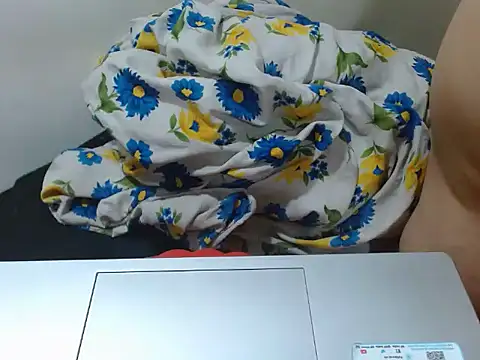 Snapshot of Nataliya_Singh chatting on May 1, 2026, 12:48 am Nataliya Singh online show from May 1, 2026, 12:48 am