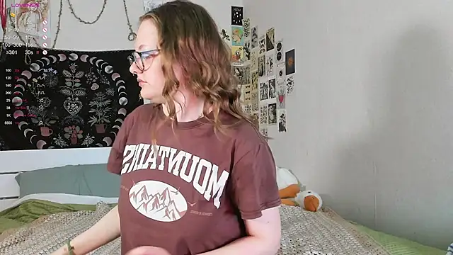 Snapshot of WonderConnie1 chatting on November 16, 2025, 8:31 am WonderConnie1 online show from November 16, 2025, 8:31 am