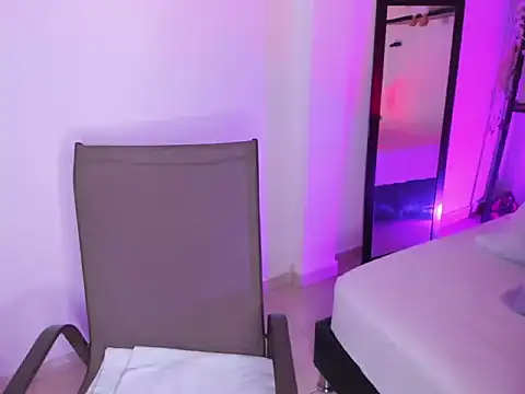 selene boyer online show from November 19, 2025, 7:03 pm