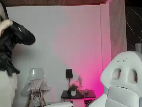 im bunny   online show from November 8, 2025, 11:21 am