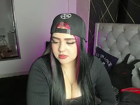 Snapshot of im_bunny__ chatting on January 19, 2026, 12:53 pm im bunny online show from January 19, 2026, 12:53 pm