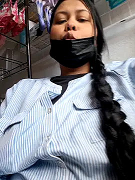 Snapshot of Alessandraa- chatting on November 15, 2025, 2:57 pm Alessandraa- online show from November 15, 2025, 2:57 pm