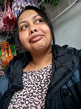 Snapshot of Alessandraa- chatting on November 16, 2025, 6:35 pm Alessandraa- online show from November 16, 2025, 6:35 pm