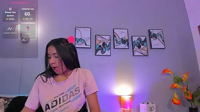 SophieW1 online show from November 24, 2025, 12:16 pm