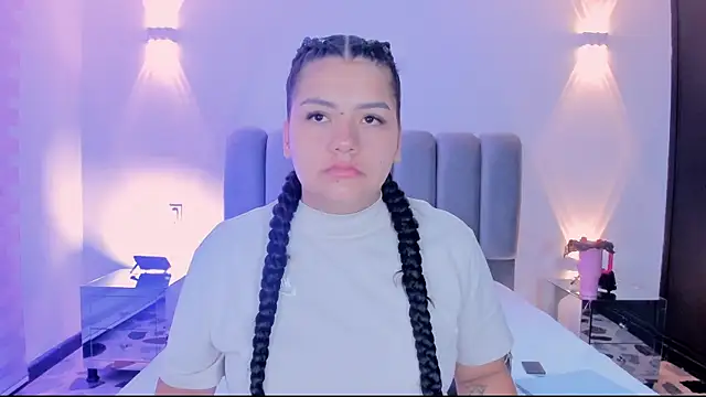 ScarletMoon1  online show from October 19, 2025, 12:17 pm