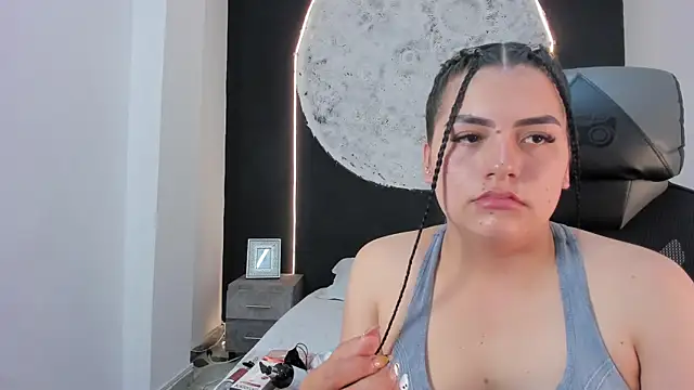 ScarletMoon1  online show from October 20, 2025, 8:31 pm