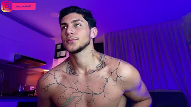 Snapshot of LeoCavalli_ chatting on September 17, 2025, 4:19 pm LeoCavalli online show from September 17, 2025, 4:19 pm