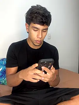 Snapshot of CHR58_ chatting on October 7, 2025, 6:10 am CHR58 online show from October 7, 2025, 6:10 am