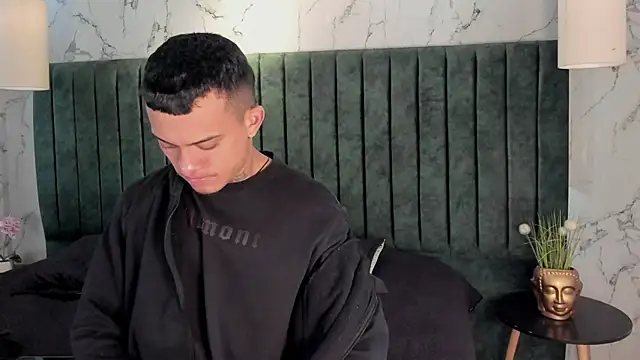 MrJustin  online show from November 9, 2025, 7:45 pm