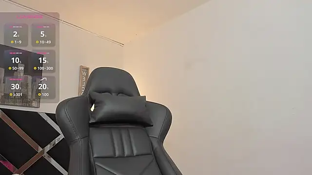 iamCharlotte19 online show from October 3, 2025, 7:11 pm