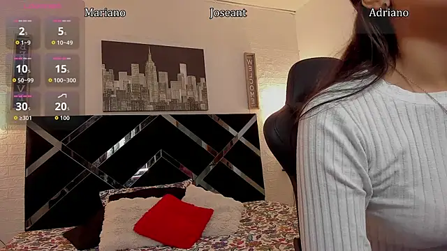 iamCharlotte19 online show from October 9, 2025, 8:40 pm