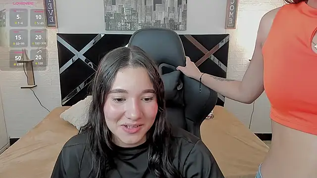 iamCharlotte19 online show from November 4, 2025, 8:19 pm