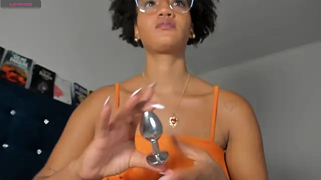 Brunettjhelen online show from October 10, 2025, 5:39 am