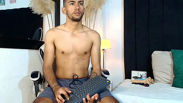 MaicolParker  online show from June 17, 2026, 1:01 pm