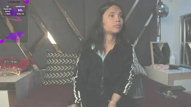 LunaTeenx69 online show from September 11, 2025, 1:33 pm
