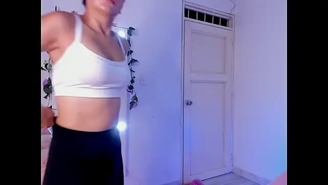 kazumikyoo7 online show from November 6, 2025, 1:34 pm