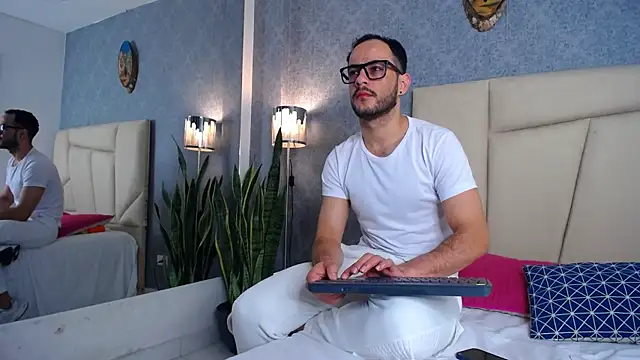  Ethan Black online show from September 19, 2025, 4:14 am