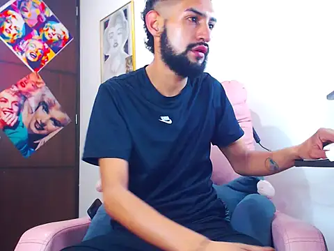 Snapshot of boybunnyerotic chatting on November 12, 2025, 2:50 pm boybunnyerotic online show from November 12, 2025, 2:50 pm