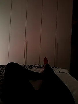 BabyLeopard online show from October 18, 2025, 10:27 am