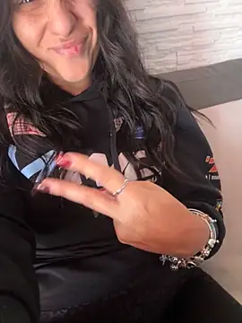 BabyLeopard online show from November 6, 2025, 10:16 am