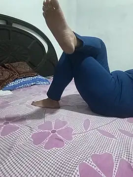 Snapshot of payal_261072_ chatting on April 18, 2026, 4:27 am payal 261072 online show from April 18, 2026, 4:27 am