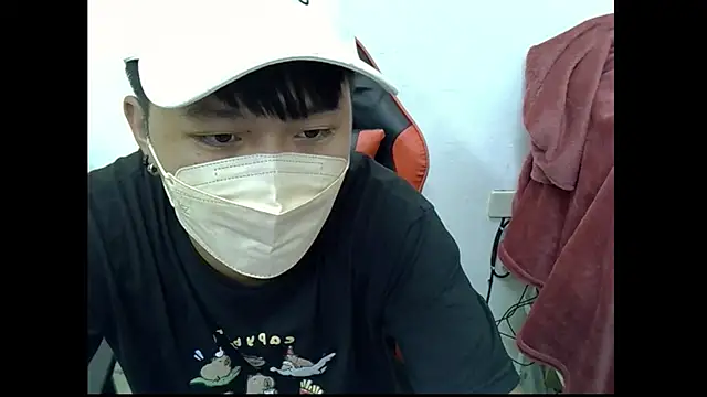 zhu000000 online show from October 12, 2025, 9:52 am