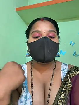 Snapshot of Shneeha_le chatting on April 19, 2026, 4:50 pm Shneeha le online show from April 19, 2026, 4:50 pm