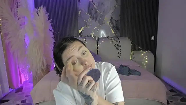 SarahCastro1  online show from March 29, 2026, 5:07 am